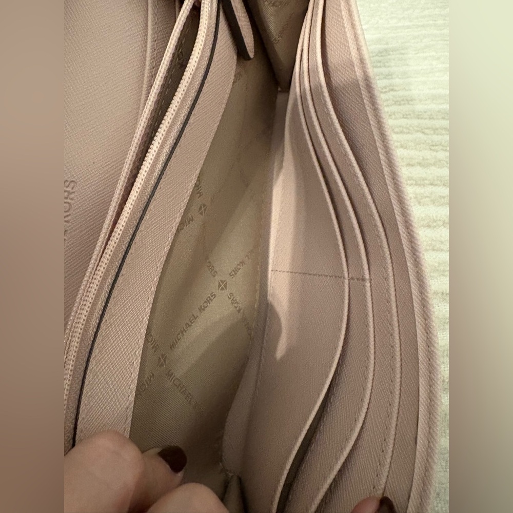 Michael Kors Blush Pink Wallet with Detachable Crossbody Chain Strap - Like New - Picture 8 of 8
